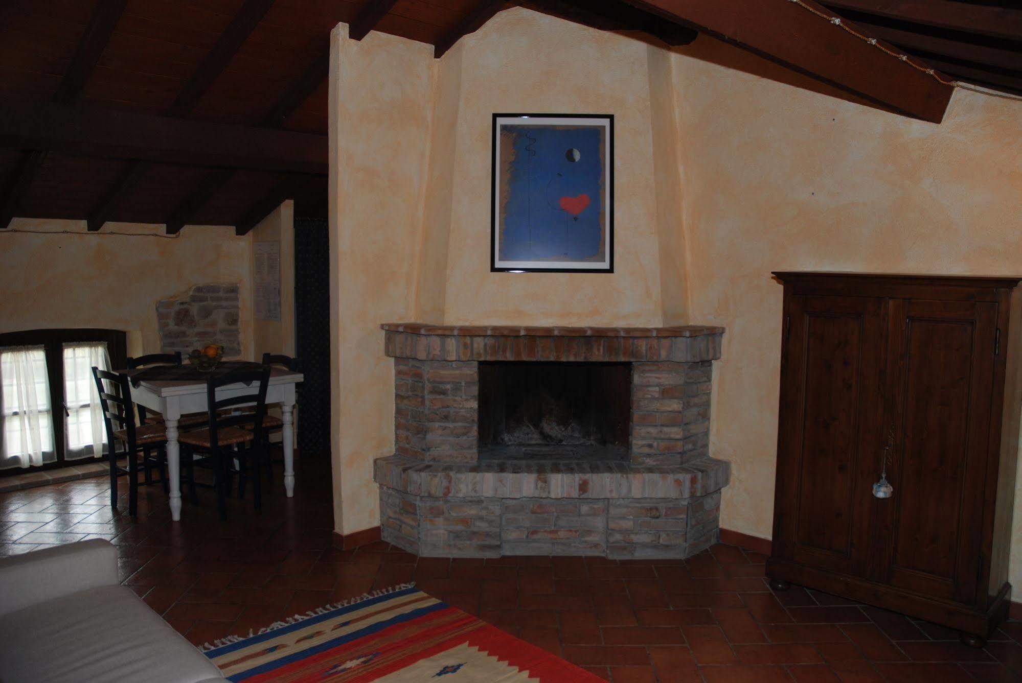 Agriturismo Goccia Di Luna Умбертиде Экстерьер фото
