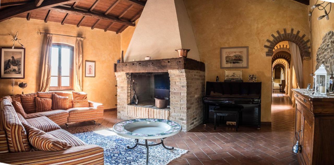 Agriturismo Goccia Di Luna Умбертиде Экстерьер фото