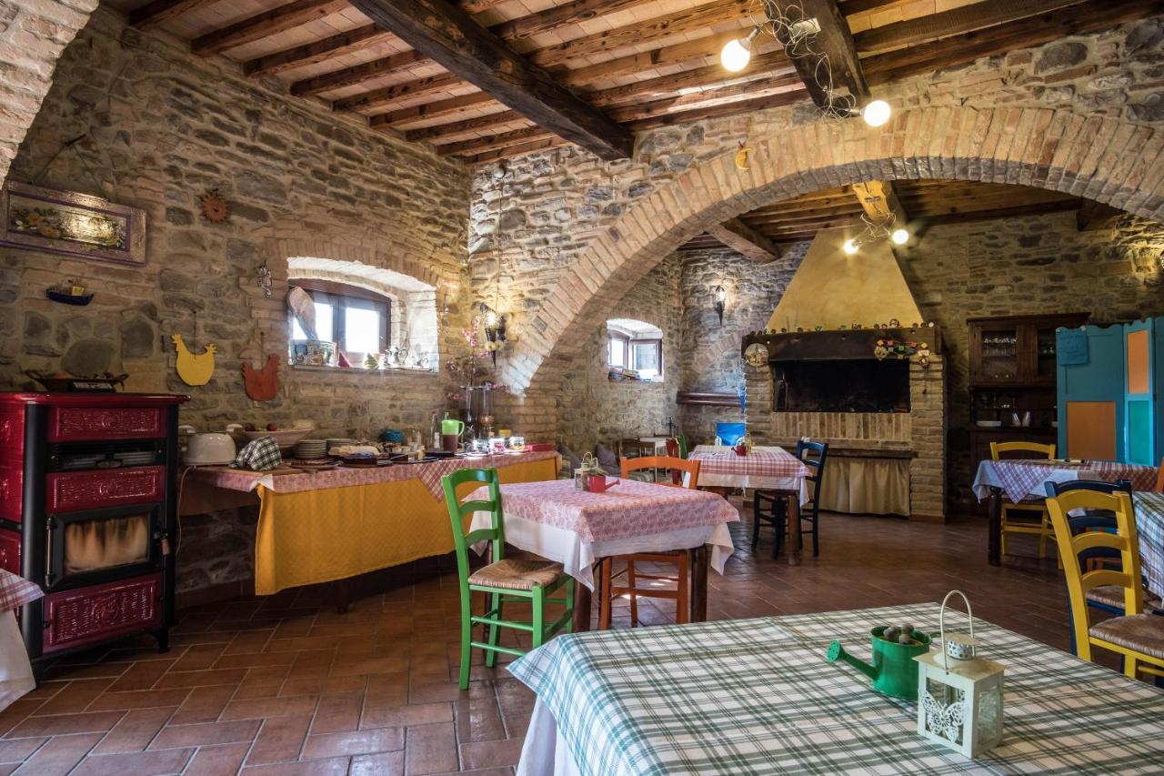 Agriturismo Goccia Di Luna Умбертиде Экстерьер фото