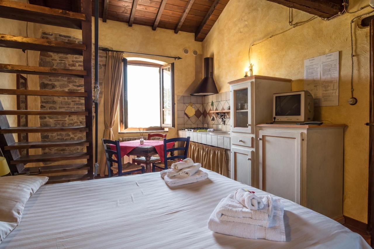 Agriturismo Goccia Di Luna Умбертиде Экстерьер фото