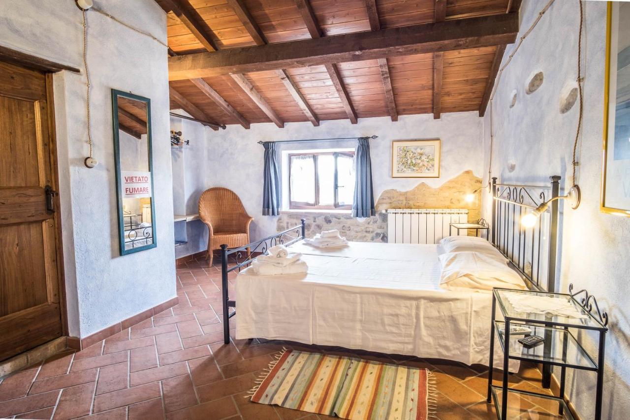 Agriturismo Goccia Di Luna Умбертиде Экстерьер фото